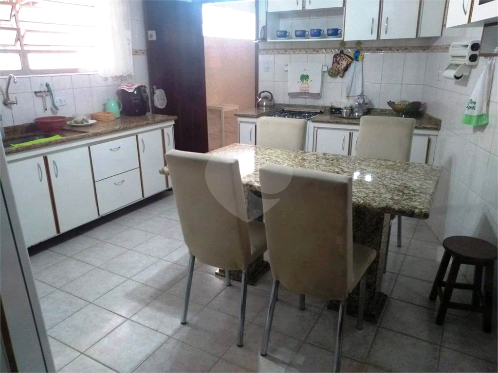 Sobrado - Vila Galvão - Guarulhos - 110 metros - 3 quartos, sendo 1 quarto suite com sacada, 4 vagas