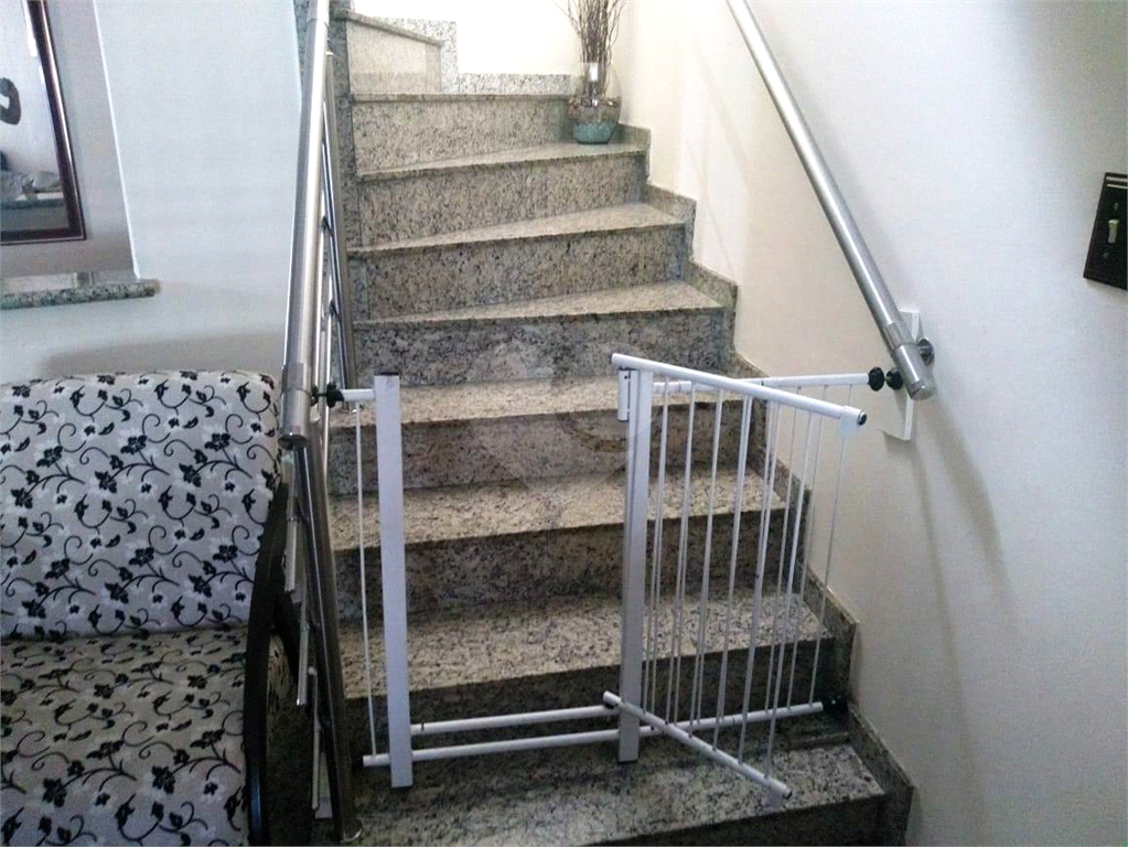 Sobrado - Vila Galvão - Guarulhos - 110 metros - 3 quartos, sendo 1 quarto suite com sacada, 4 vagas
