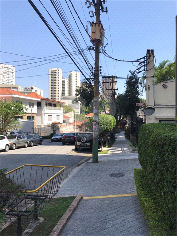 APARTAMENTO em SANTANA