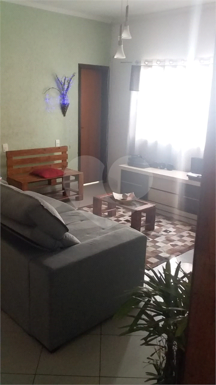 Linda casa térrea em Vila Gustavo!