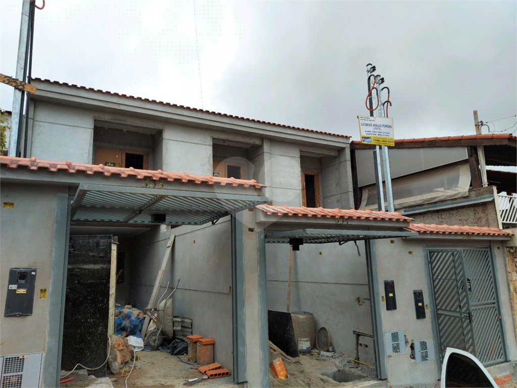 SOBRADO NOVO - VENDE-SE