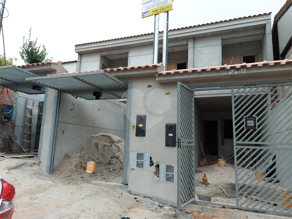 SOBRADO NOVO - VENDE-SE
