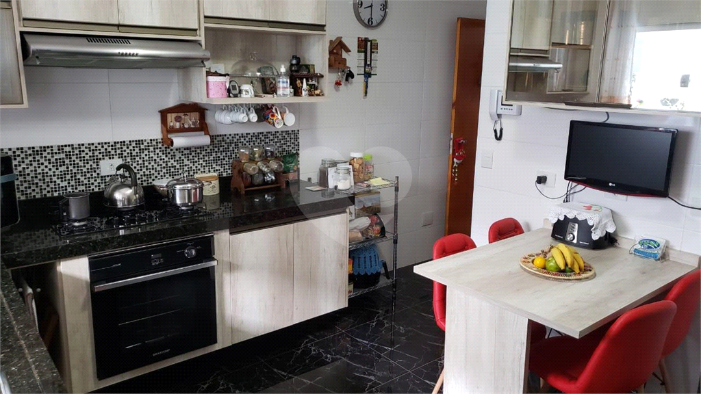 Casa muito boa à 1 km do shopping e metrô Tucuruvi Imóvel com 3 suítes, 3 vagas, bem decorado !