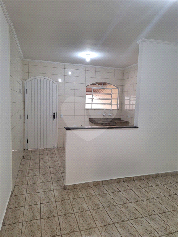 SOBRADO COM 02 VAGAS NA GARAGEM 