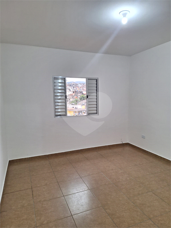 SOBRADO COM 02 VAGAS NA GARAGEM 