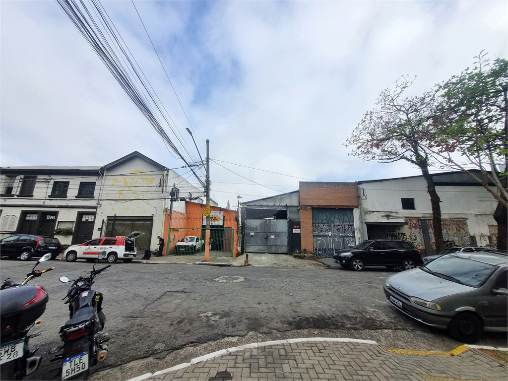 VENDA OU LOCAÇÃO Imóvel Comercial | TERRENO | GALPÃO | (4.180m²) ou Locação (2.700m²) –  Barra Funda