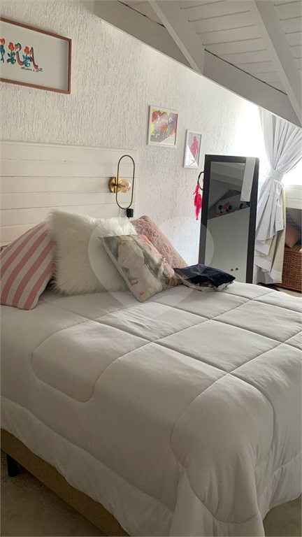 Sobrado de 330m² a venda no Horto Florestal 4 dormitórios, 1 suite, 4 banheiros ,4 vagas cobertas2