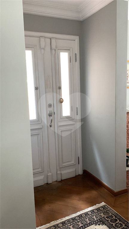 Sobrado de 330m² a venda no Horto Florestal 4 dormitórios, 1 suite, 4 banheiros ,4 vagas cobertas2