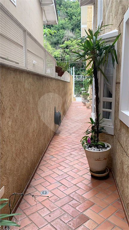 Sobrado de 330m² a venda no Horto Florestal 4 dormitórios, 1 suite, 4 banheiros ,4 vagas cobertas2