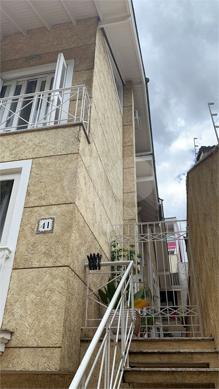 Sobrado de 330m² a venda no Horto Florestal 4 dormitórios, 1 suite, 4 banheiros ,4 vagas cobertas2