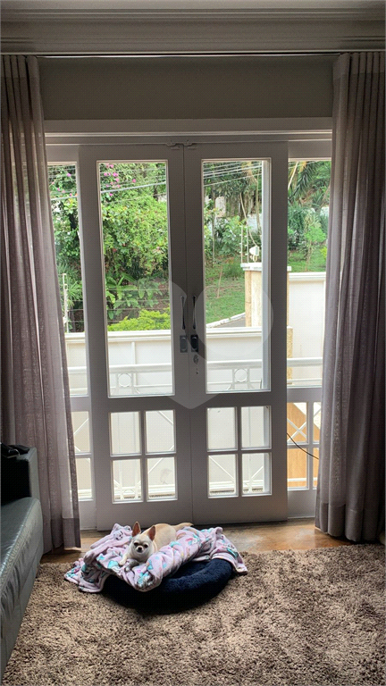 Sobrado de 330m² a venda no Horto Florestal 4 dormitórios, 1 suite, 4 banheiros ,4 vagas cobertas2