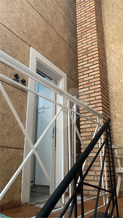 Sobrado de 330m² a venda no Horto Florestal 4 dormitórios, 1 suite, 4 banheiros ,4 vagas cobertas2