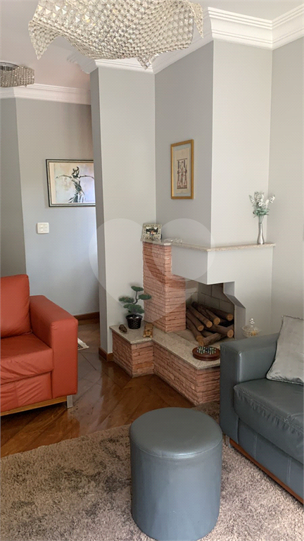 Sobrado de 330m² a venda no Horto Florestal 4 dormitórios, 1 suite, 4 banheiros ,4 vagas cobertas2