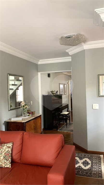 Sobrado de 330m² a venda no Horto Florestal 4 dormitórios, 1 suite, 4 banheiros ,4 vagas cobertas2