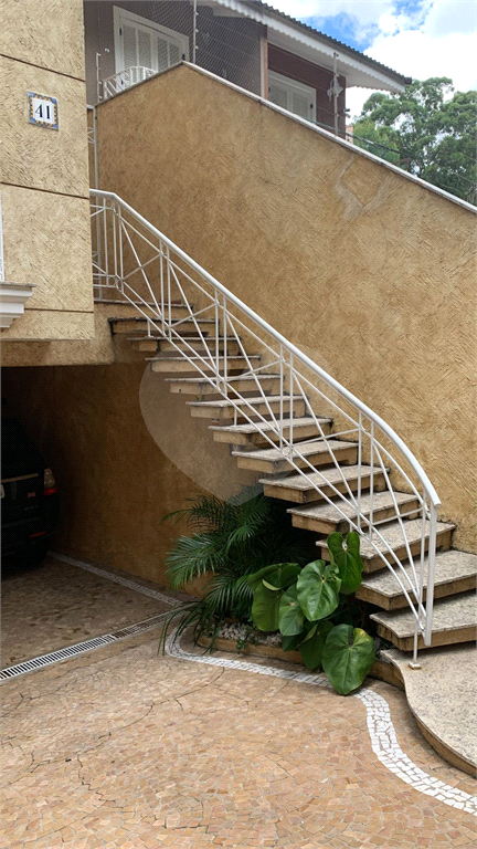 Sobrado de 330m² a venda no Horto Florestal 4 dormitórios, 1 suite, 4 banheiros ,4 vagas cobertas2