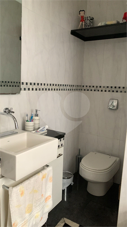 Sobrado de 330m² a venda no Horto Florestal 4 dormitórios, 1 suite, 4 banheiros ,4 vagas cobertas2