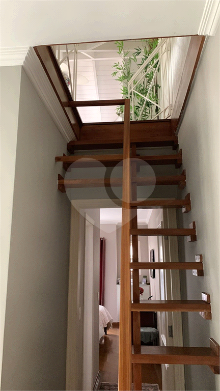 Sobrado de 330m² a venda no Horto Florestal 4 dormitórios, 1 suite, 4 banheiros ,4 vagas cobertas2
