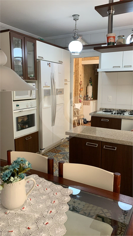 Sobrado de 330m² a venda no Horto Florestal 4 dormitórios, 1 suite, 4 banheiros ,4 vagas cobertas2