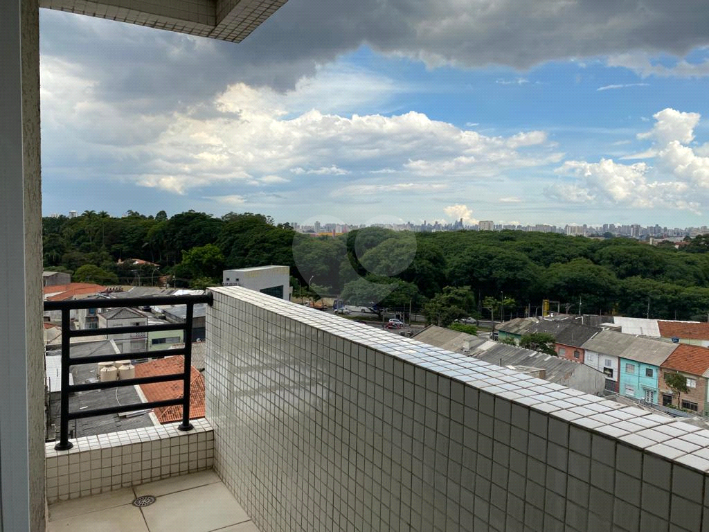 Sala comercial 200 m metro Santana