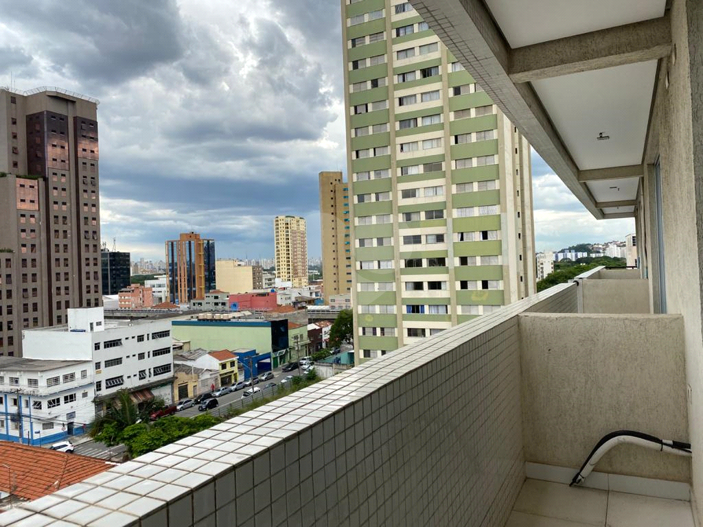 Sala comercial 200 m metro Santana
