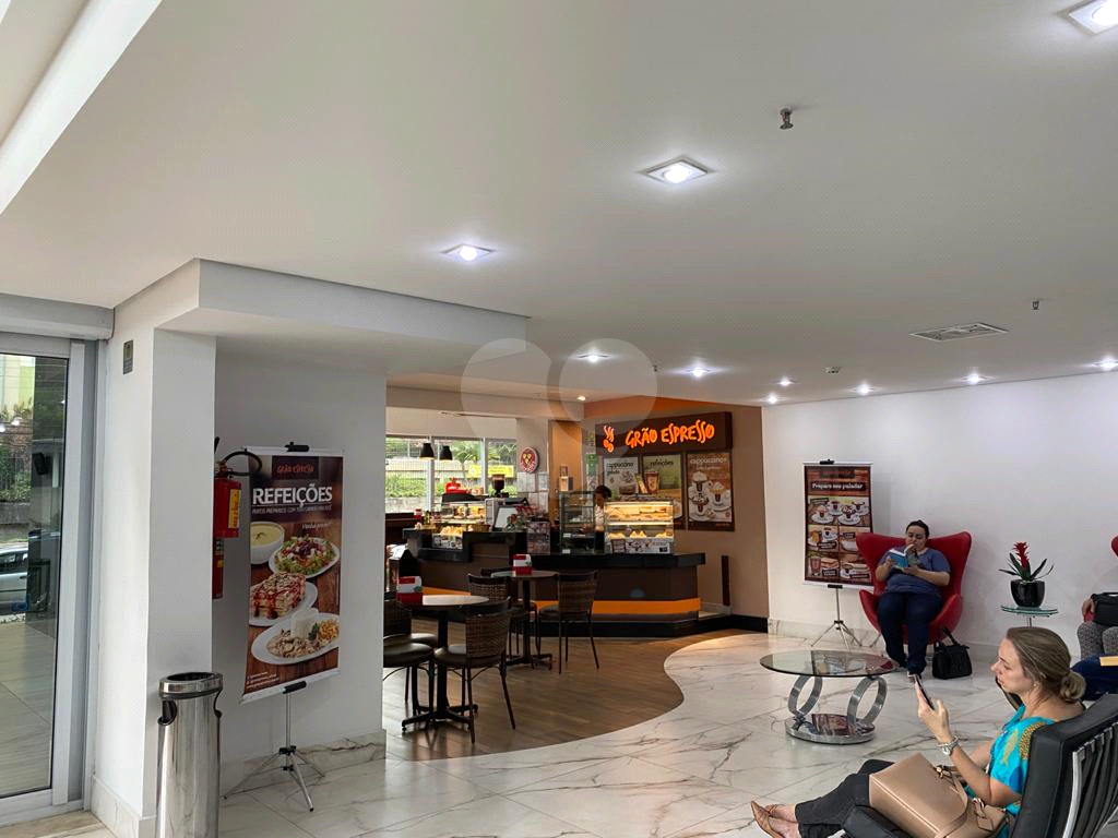 Sala comercial a 200 m do metro Santana