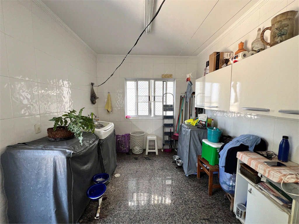 Vende-se: Sobrado com 4 Suítes, Condomínio Fechado, início da subida da Serra da Cantareira.
