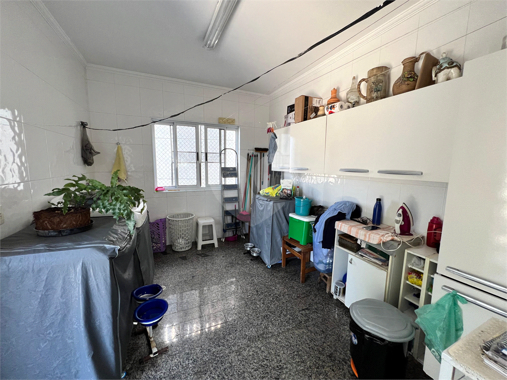 Vende-se: Sobrado com 4 Suítes, Condomínio Fechado, início da subida da Serra da Cantareira.