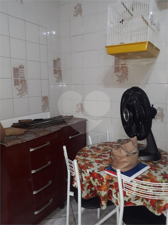 Casa assobradada de 2 dorms e 1 vaga próximo a Av Água Fria