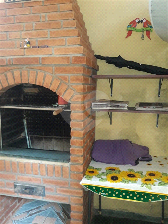 Casa assobradada de 2 dorms e 1 vaga próximo a Av Água Fria