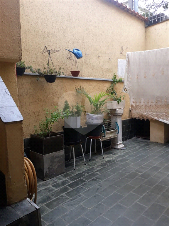 Casa assobradada de 2 dorms e 1 vaga próximo a Av Água Fria