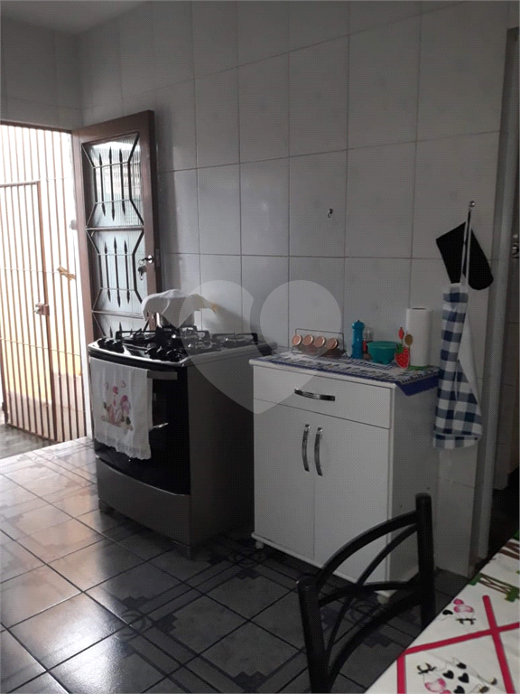 Casa assobradada de 2 dorms e 1 vaga próximo a Av Água Fria