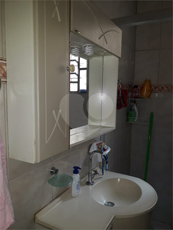 Casa assobradada de 2 dorms e 1 vaga próximo a Av Água Fria