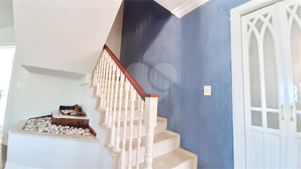 Condomínio Fechado Alto Padrão ao Pé da Serra da Cantareira com 4 suítes. 500 M²