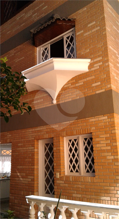 Condomínio Fechado Alto Padrão ao Pé da Serra da Cantareira com 4 suítes. 500 M²