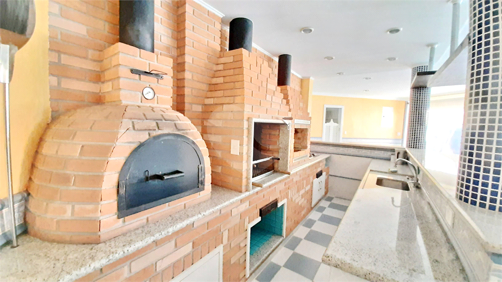 Condomínio Fechado Alto Padrão ao Pé da Serra da Cantareira com 4 suítes. 500 M²