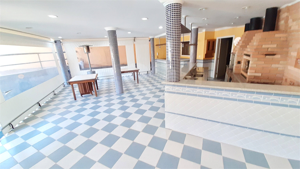 Condomínio Fechado Alto Padrão ao Pé da Serra da Cantareira com 4 suítes. 500 M²