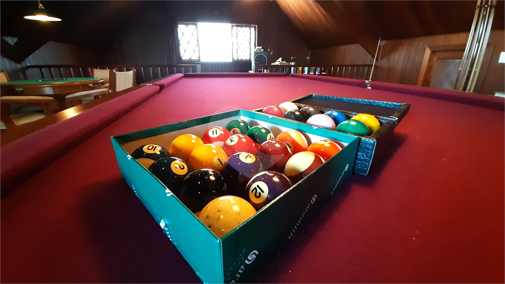 Condomínio Fechado Alto Padrão ao Pé da Serra da Cantareira com 4 suítes. 500 M²