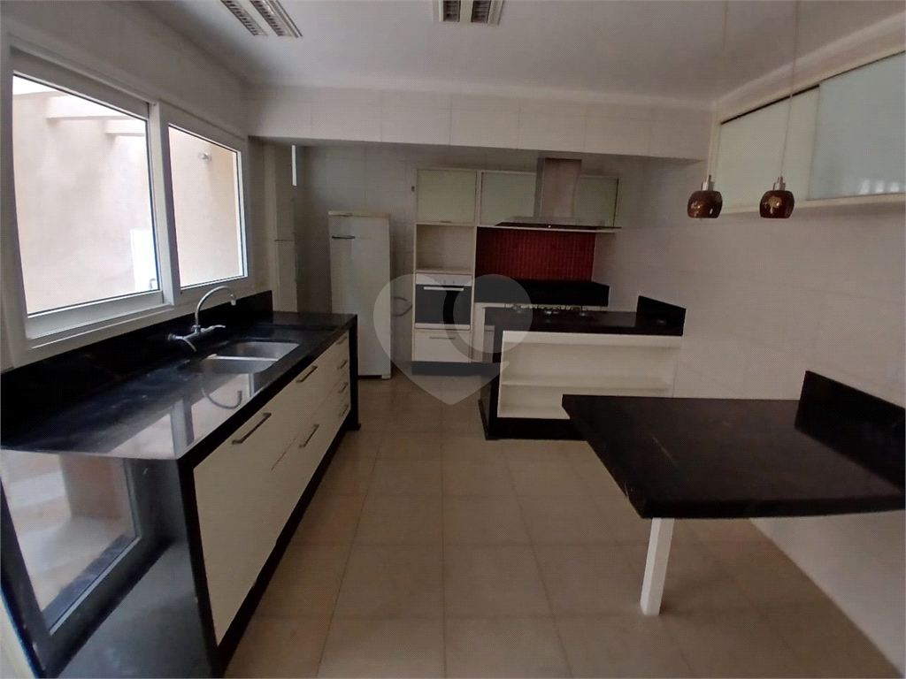 Desfrute de um lar completo 3 suítes no City América !!!