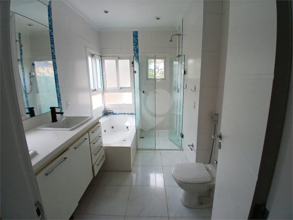 Desfrute de um lar completo 3 suítes no City América !!!