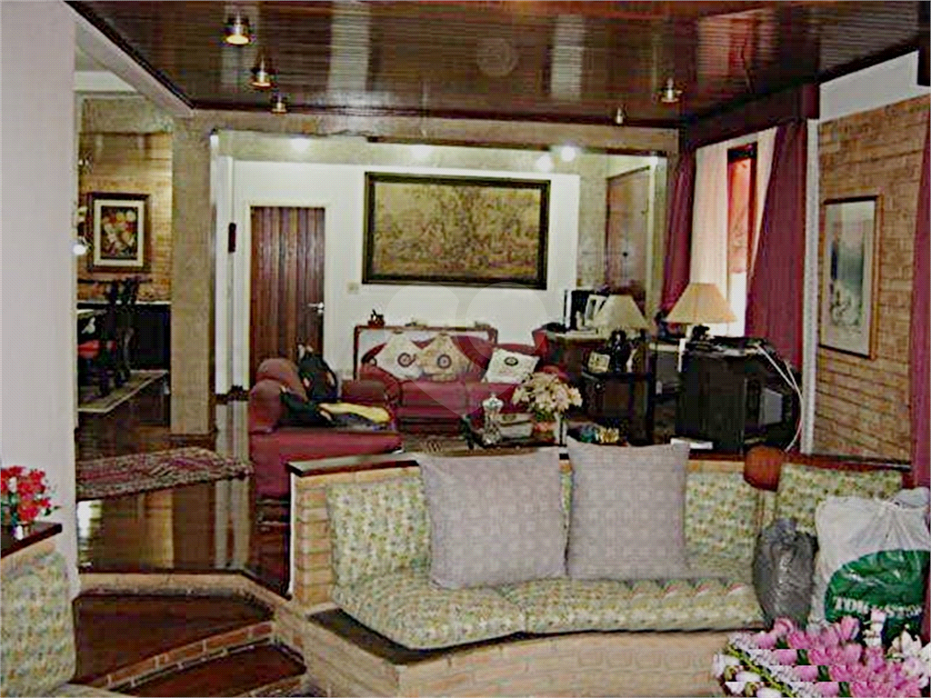 Excelente casa no bairro Parque Novo Mundo 4 dormitórios sendo 1 suite