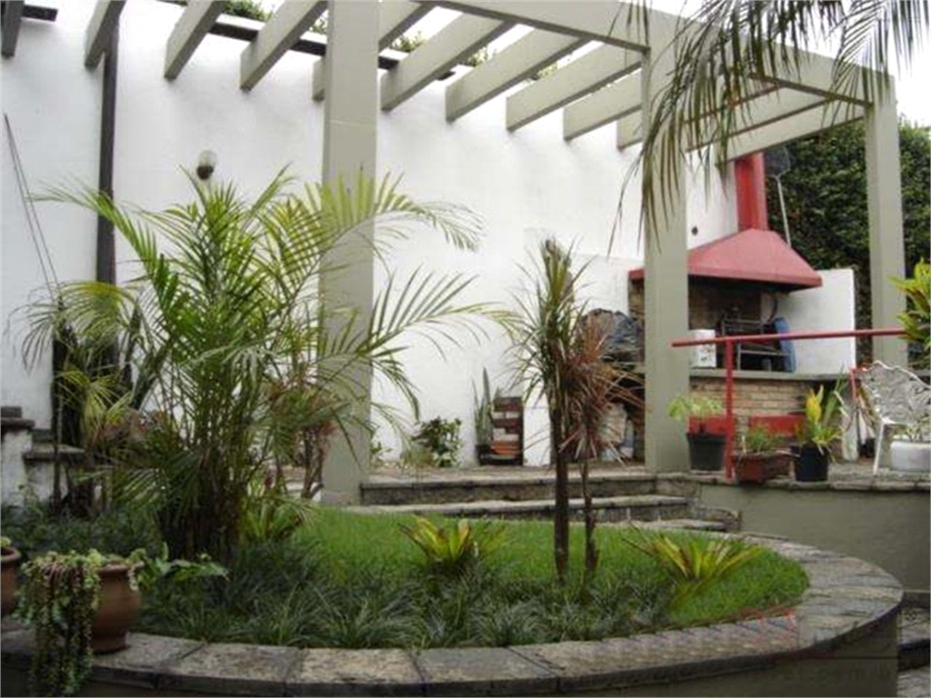 Excelente casa no bairro Parque Novo Mundo 4 dormitórios sendo 1 suite