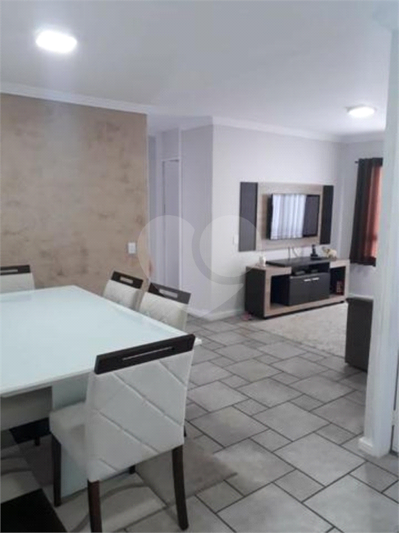 Apartamento em Jardim Santa Emília