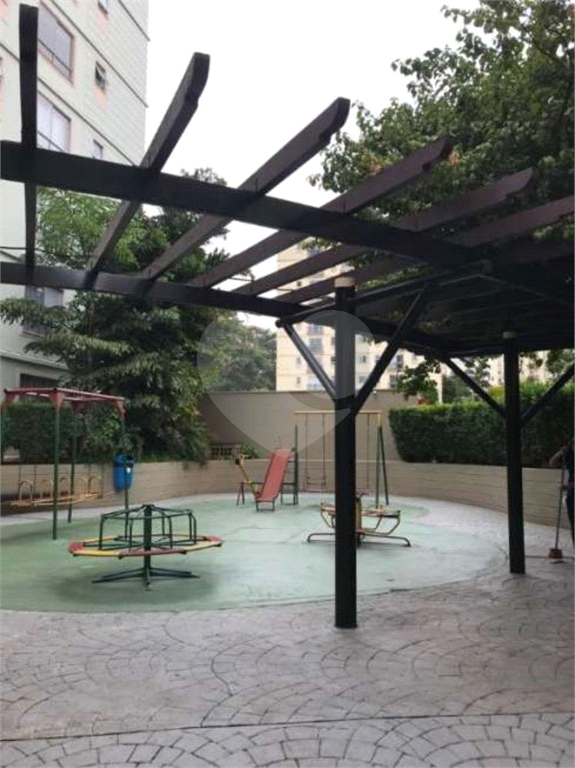 Apartamento em Jardim Santa Emília