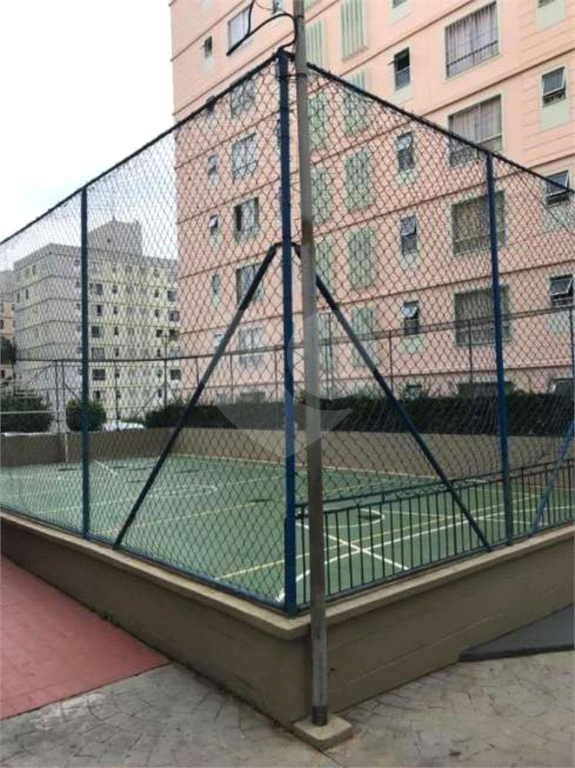 Apartamento em Jardim Santa Emília