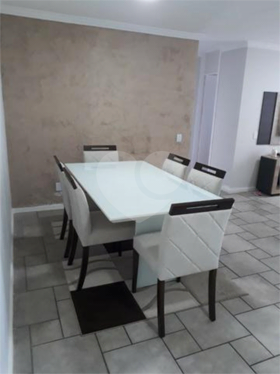 Apartamento em Jardim Santa Emília