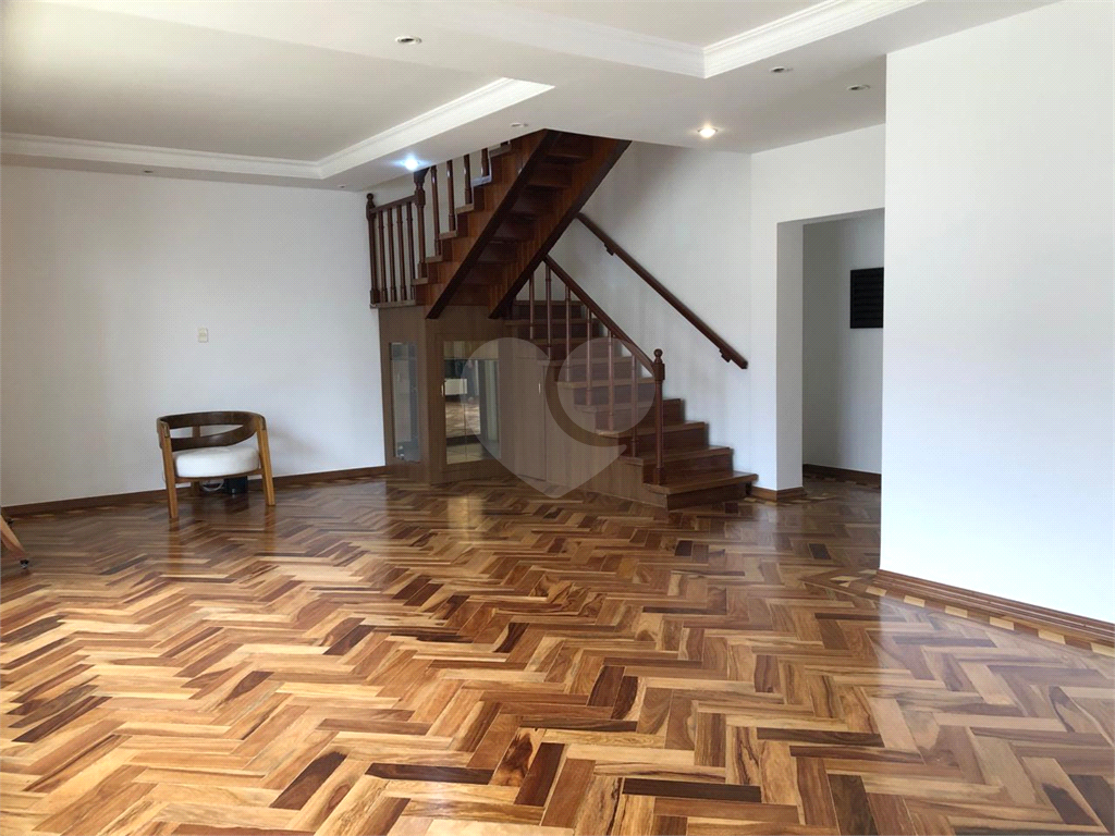 Sobrado à venda com 4 quartos, 250m² - Foto 10