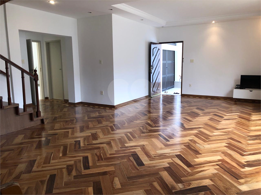 Sobrado à venda com 4 quartos, 250m² - Foto 9