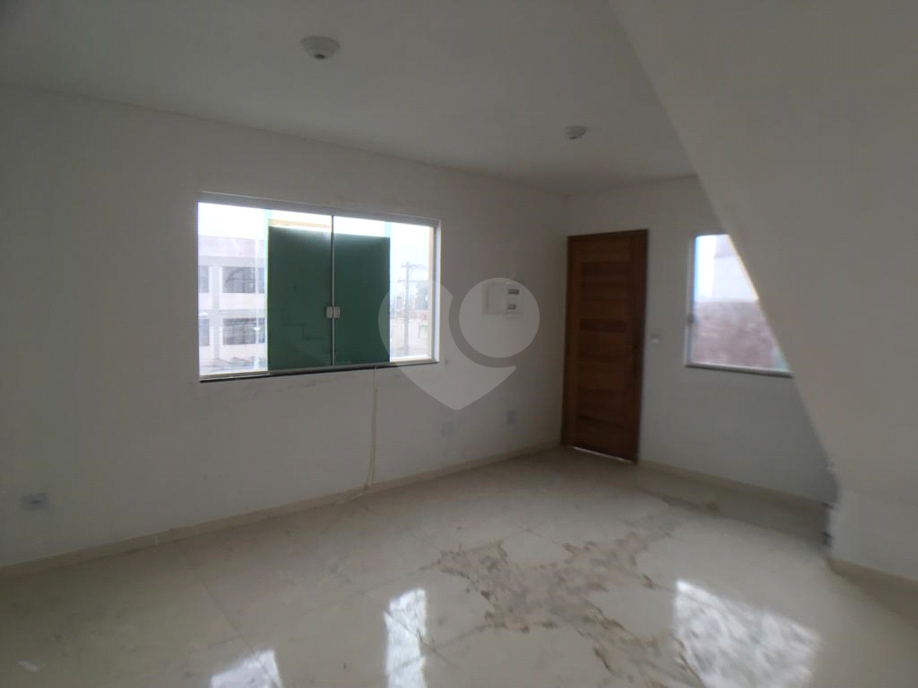 Casa em condomínio nova