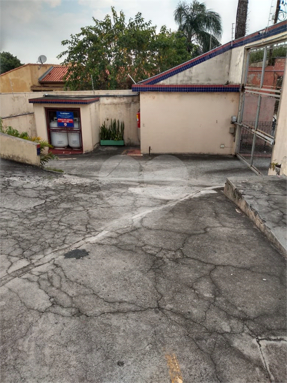 Vendo Prédio de Apartamentos com renda  em Pirituba