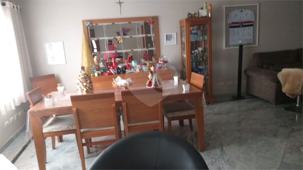 Belíssimo sobrado com 3 pavimentos , vale a pena conhecer 